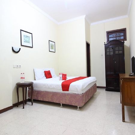 RedDoorz @ Mantrijeron 2 Hotell Yogyakarta Eksteriør bilde