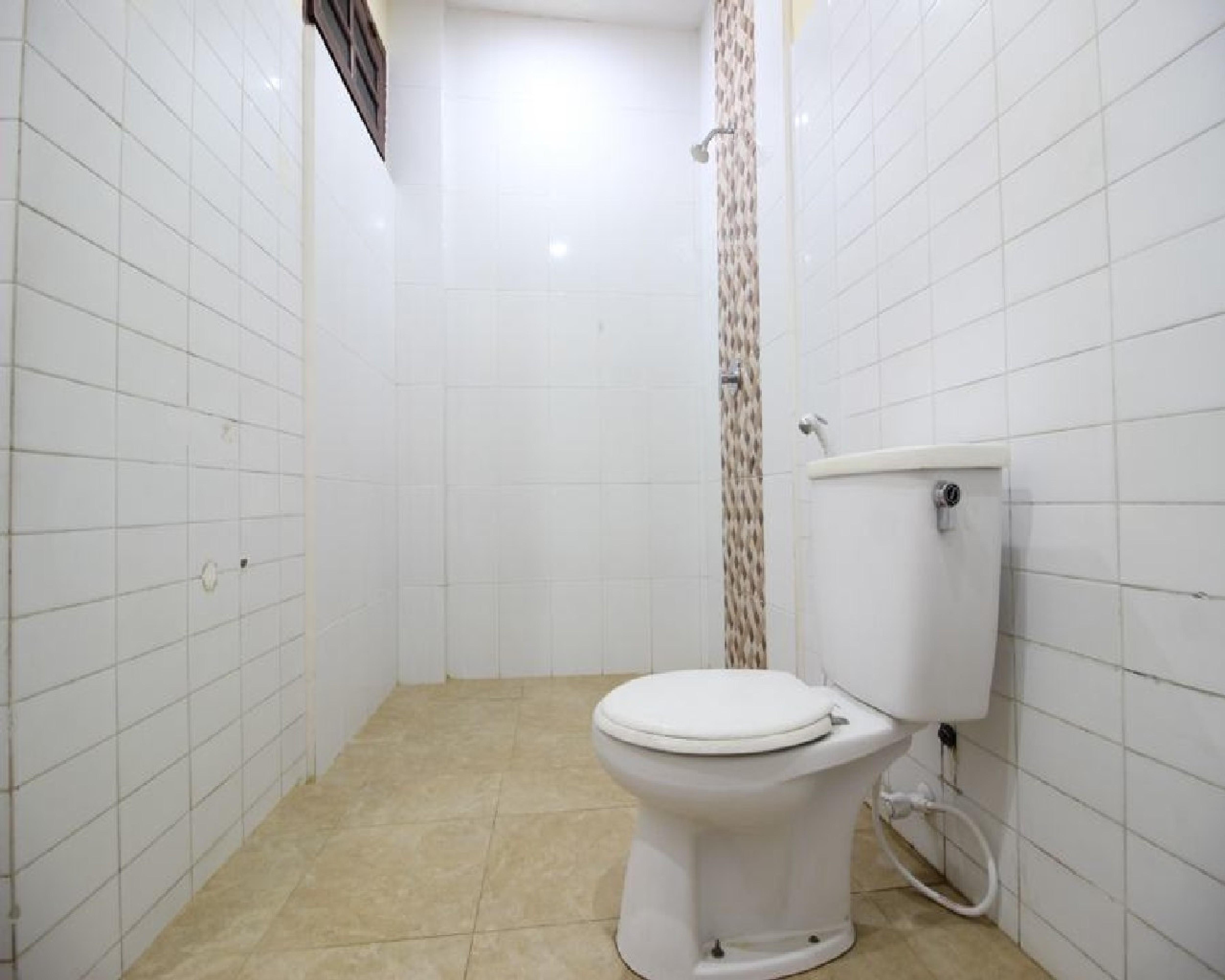 RedDoorz @ Mantrijeron 2 Hotell Yogyakarta Eksteriør bilde