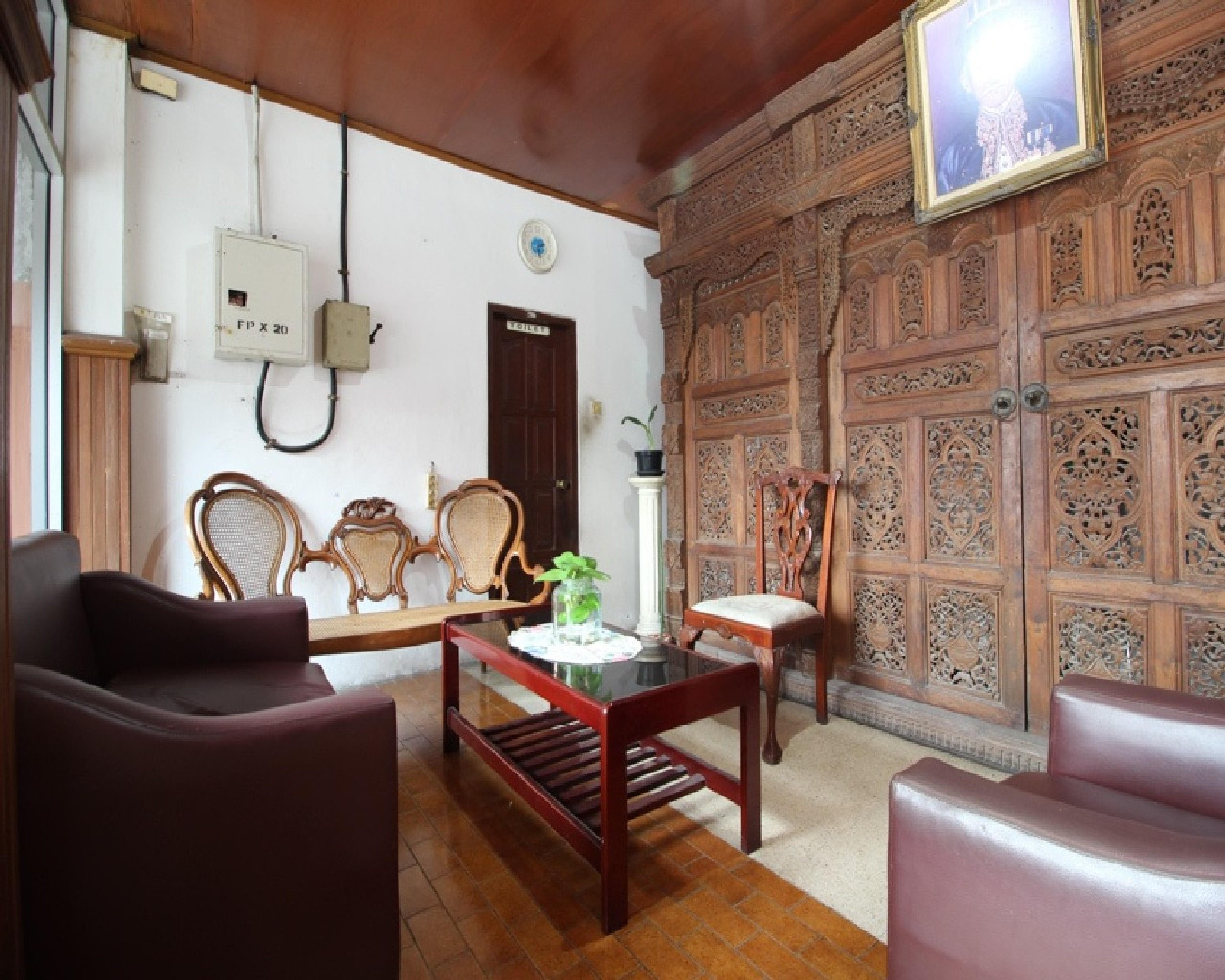 RedDoorz @ Mantrijeron 2 Hotell Yogyakarta Eksteriør bilde