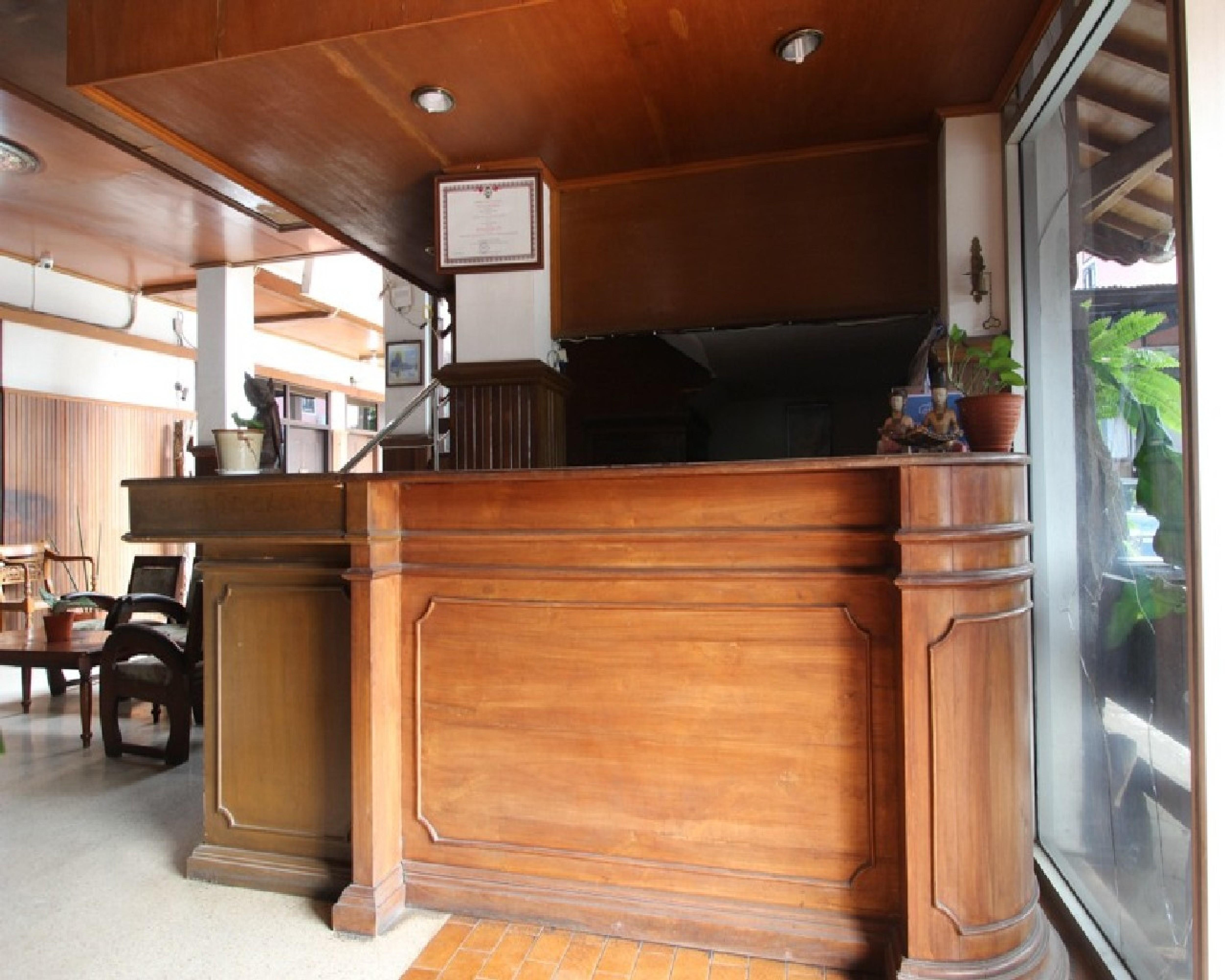RedDoorz @ Mantrijeron 2 Hotell Yogyakarta Eksteriør bilde